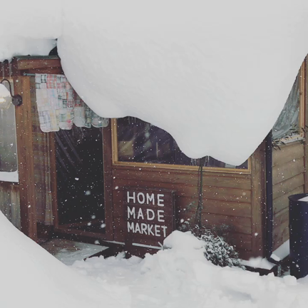 お店の屋根雪の記事動画