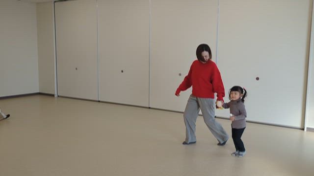 ＜開催＞おやこバレエストレッチ＠豊中市庄内公民館の記事動画