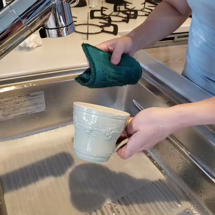 ENJOクロス 水だけで茶渋も真っ白に☆の記事動画