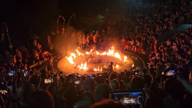 【バリ旅行⑤】ウルワツはお勧めしないの記事動画