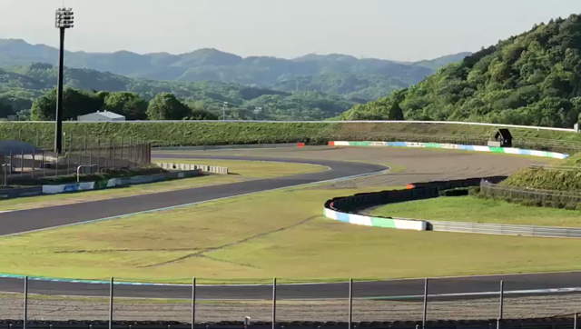 F4テスト走行の記事動画