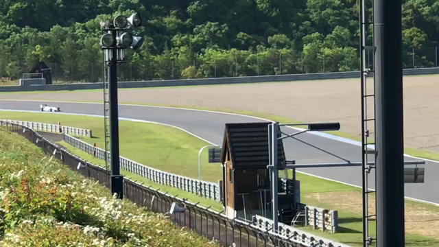 F4テスト走行の記事動画