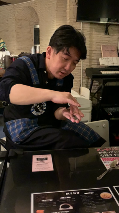 マジックカフェでスプーン曲げを観てびっくり‼️の記事動画