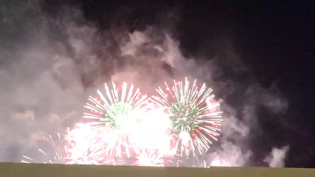 秋の夜空に花火✨✨の記事動画