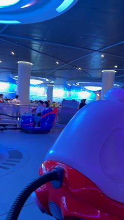 【日本】大雨警報の中のディズニーランドの記事動画