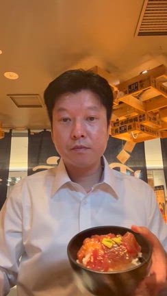東京で青年と再会、ランチの記事動画