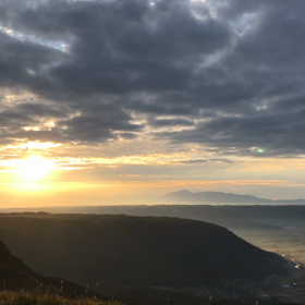 光の綺麗な朝の画像