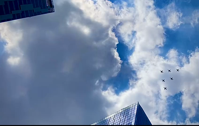 ブルーインパルスと甘い休憩の記事動画