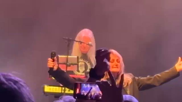 ボニー・タイラーの記事動画
