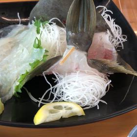 カワハギの活き造りの画像