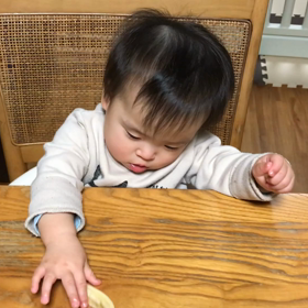 つかみ食べの画像