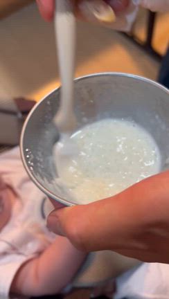 【初】パパ離乳食の記事動画
