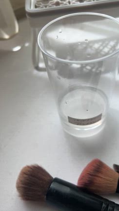 【アラフィフ】メイクブラシの治安平気？美肌のための最強の相棒見つけた❣️の記事動画