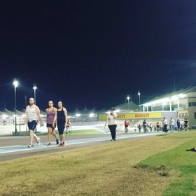F1サーキットで解放的トレーニングvisit AbuDhabiの画像