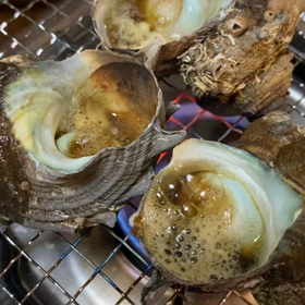 サザエの壺焼きの画像