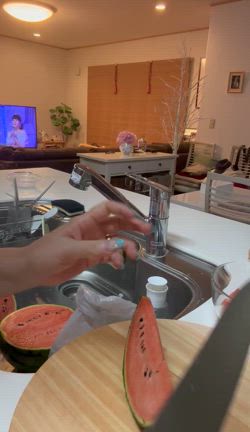 西瓜放射線状カット方法の記事動画