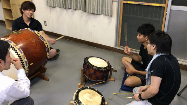 バッシバシ叩きます！の記事動画