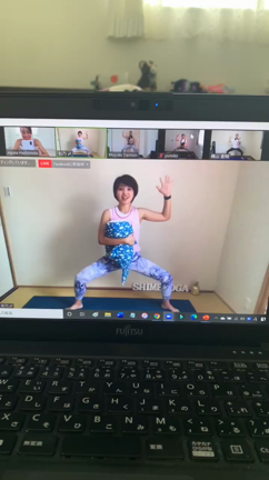 「ママが何かを達成する喜びは素晴らしい！自分が証明できた！」英語でベビーヨガ＆ママヨガ養成講座の記事動画