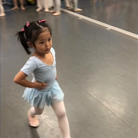可愛いチビ動画1【Ballet & Dance UNO・DUE】の画像