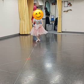 お衣装を着けてのレッスンでしたの画像