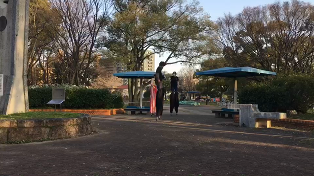 公園で足長練！の記事動画