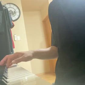 ピアノの画像