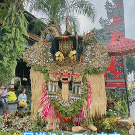 バリ島突然お祭りが現れたの画像