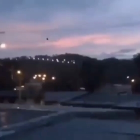 3/26: 現れる　12機のUFOの画像