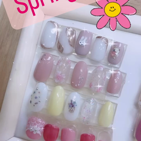 春ネイルの画像