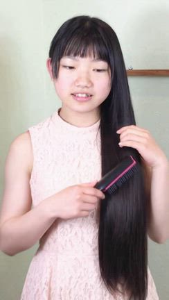 高校生が黒髪ロングとかしてるところの記事動画