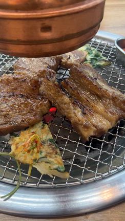 深夜焼肉なのに、翌朝スッキリなビューティ合宿の記事動画