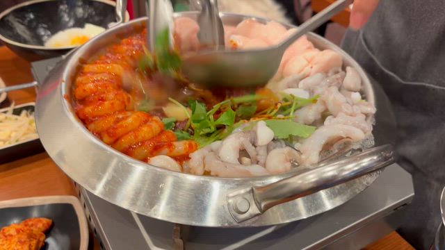 サウィ食堂@兵庫・神戸(三宮)の記事動画