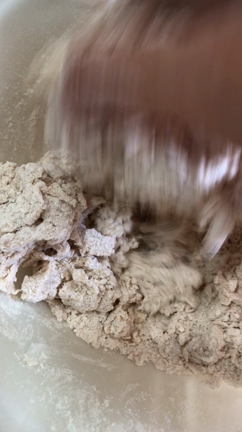 おせちリメイクです☆黒豆と豆腐のスコーンの記事動画