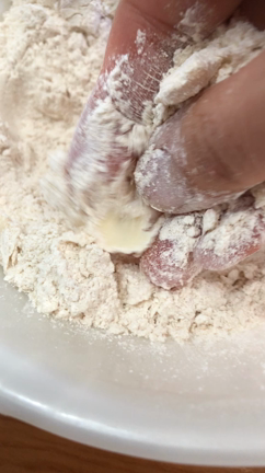 おせちリメイクです☆黒豆と豆腐のスコーンの記事動画