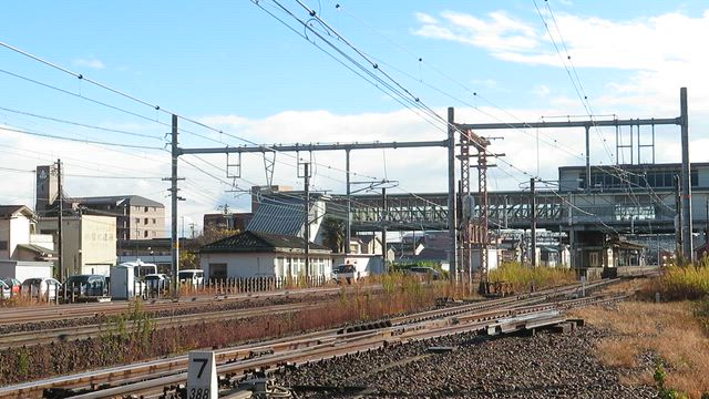 383系 団臨送り込み回送の記事動画