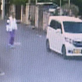 草履で運転の画像