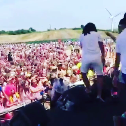 Color Me Rad 東京編の記事動画