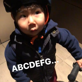 2歳11ヶ月9日目〜ABC song〜の画像