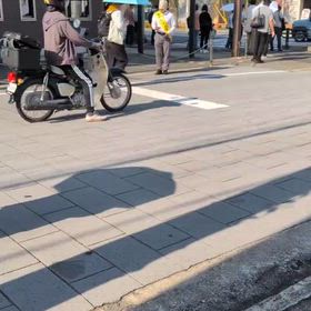 多田駅前交差点にての画像