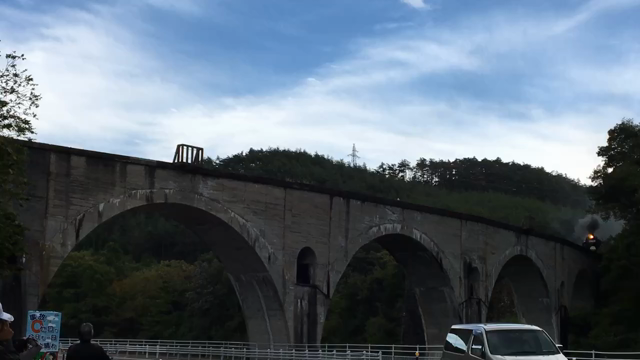 瑠璃色の SL銀河 秋の旅号の記事動画