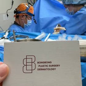 インプラント除去後、しわしわでたるんだ皮膚が気になる方への画像