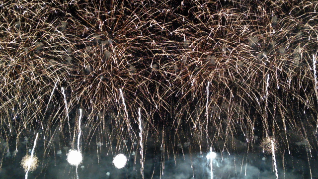 大曲の花火大会！秋田県感動をありがとう！の記事動画