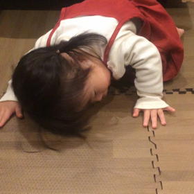腹筋女子のお座りの画像