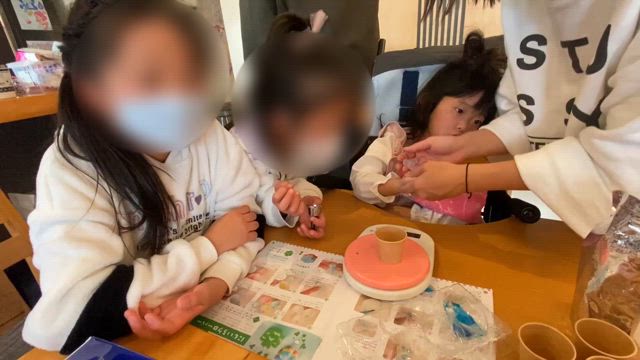 闘病271日目　Yちゃんとスタジオでドレス&2本目乳歯抜けた！の記事動画