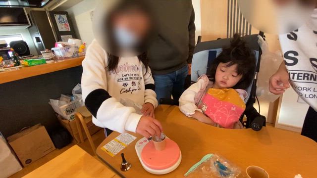 闘病271日目　Yちゃんとスタジオでドレス&2本目乳歯抜けた！の記事動画