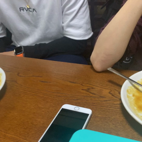 カレー屋でピアノの画像