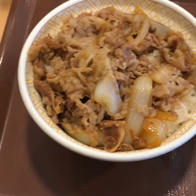 メンバーとすき家でおろしポン酢牛丼を食べました（＾∇＾）の画像