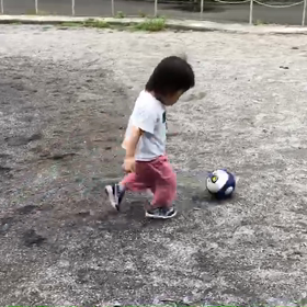 ✴︎1歳5ヶ月〜✴︎ボール蹴り上達、夏休みスタートの画像