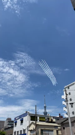 五輪飛行機雲。の記事動画
