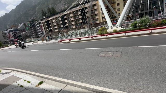 自転車レースが開催されてたの記事動画